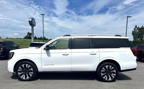 Star White Metallic Tri-Coat 2025 Ford Expedition Max Platinum