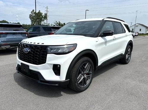 Star White Metallic Tri-Coat 2026 Ford Explorer ST-Line