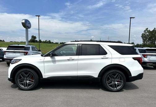 Star White Metallic Tri-Coat 2026 Ford Explorer ST-Line