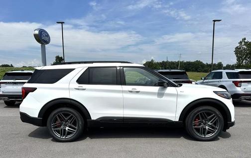 Star White Metallic Tri-Coat 2026 Ford Explorer ST-Line