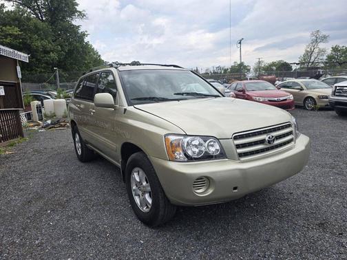 Tan 2002 Toyota Highlander Limited