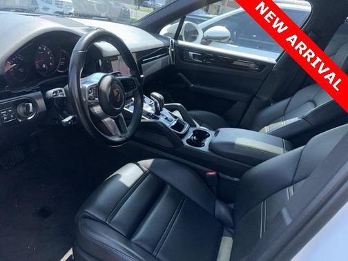 2022 Porsche Cayenne Base