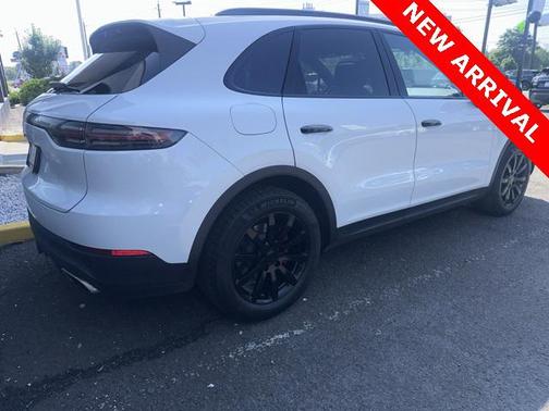 2022 Porsche Cayenne Base