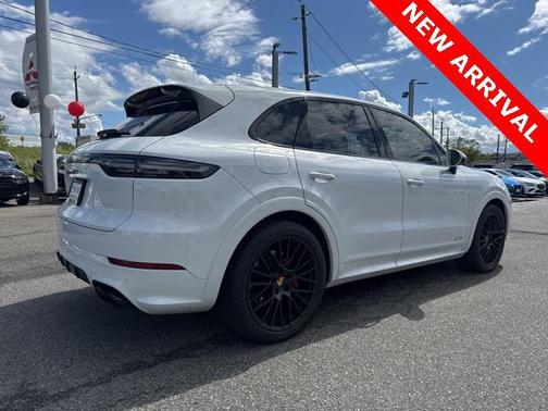 2023 Porsche Cayenne GTS