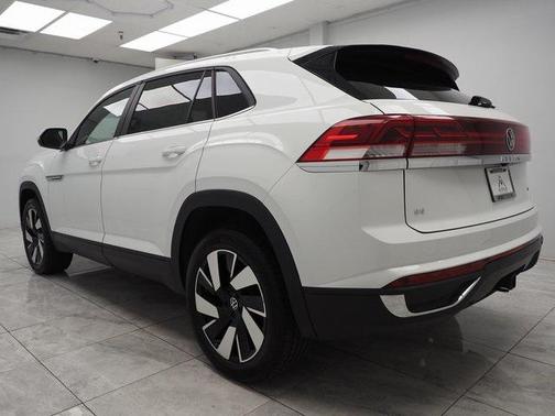 2024 Volkswagen Atlas Cross Sport 2.0T SE w/Technology 4MOTION