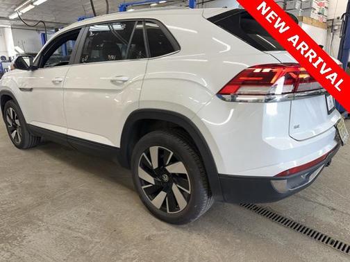 2024 Volkswagen Atlas Cross Sport 2.0T SE w/Technology 4MOTION