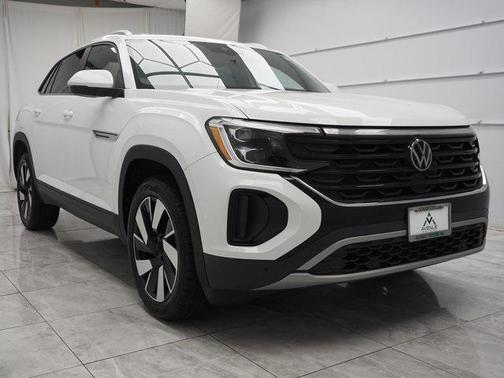 2024 Volkswagen Atlas Cross Sport 2.0T SE w/Technology 4MOTION