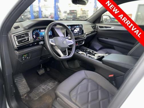 2024 Volkswagen Atlas Cross Sport 2.0T SE w/Technology 4MOTION