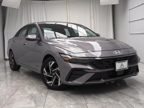 2025 Hyundai ELANTRA Limited