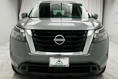 2025 Nissan Pathfinder SV 4WD