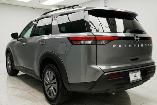 2025 Nissan Pathfinder SV 4WD