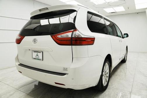 2016 Toyota Sienna XLE
