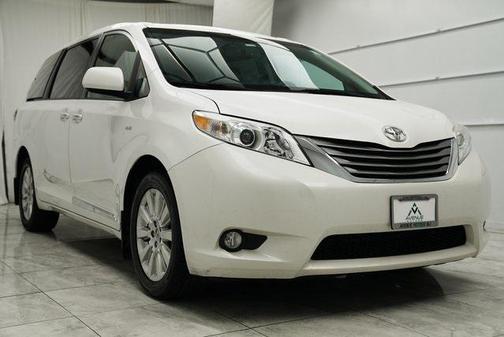 2016 Toyota Sienna XLE