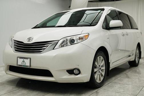 2016 Toyota Sienna XLE