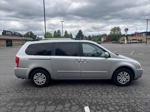 2011 Kia Sedona LX