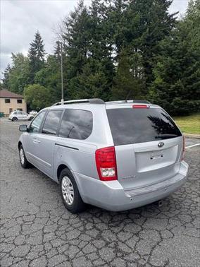 2011 Kia Sedona LX