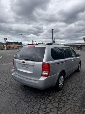 2011 Kia Sedona LX