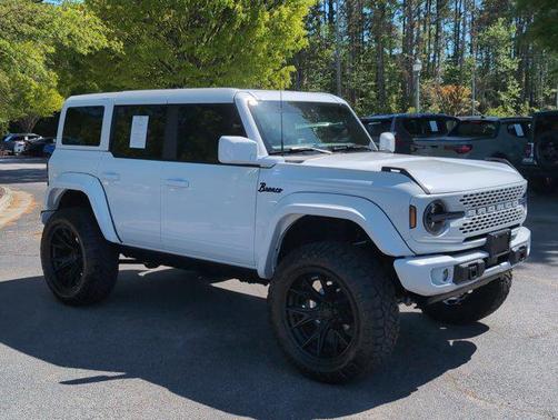 Oxford White 2025 Ford Bronco Badlands