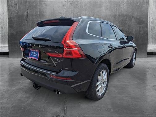 2021 Volvo XC60 T6 Momentum