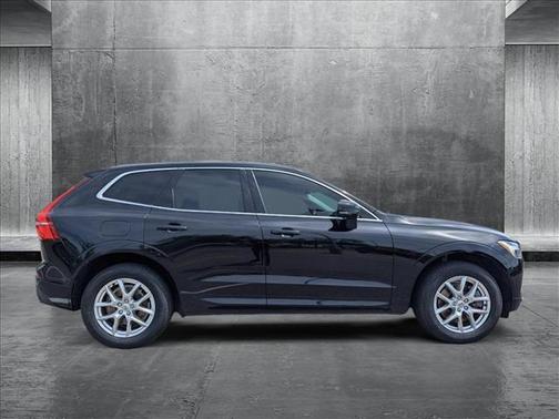 2021 Volvo XC60 T6 Momentum