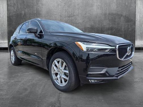 2021 Volvo XC60 T6 Momentum