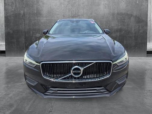2021 Volvo XC60 T6 Momentum