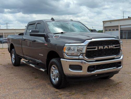2022 RAM 2500 Tradesman Crew Cab 4x4 8' Box