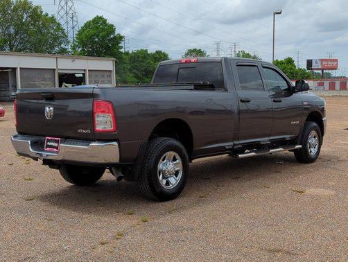 2022 RAM 2500 Tradesman Crew Cab 4x4 8' Box