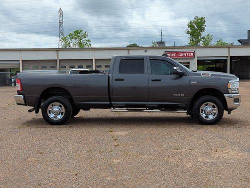 2022 RAM 2500 Tradesman Crew Cab 4x4 8' Box