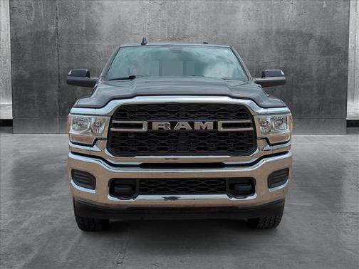 2022 RAM 2500 Tradesman Crew Cab 4x4 8' Box
