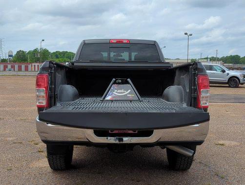 2022 RAM 2500 Tradesman Crew Cab 4x4 8' Box