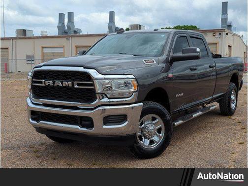 2022 RAM 2500 Tradesman Crew Cab 4x4 8' Box