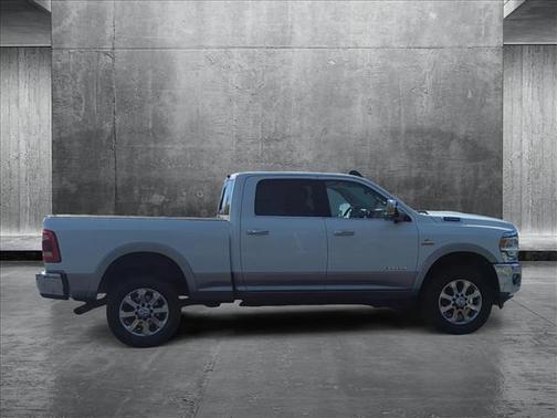 2019 RAM 2500 Laramie Crew Cab 4x4 6'4' Box
