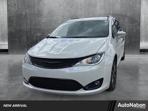 2020 Chrysler Pacifica Touring-L Plus