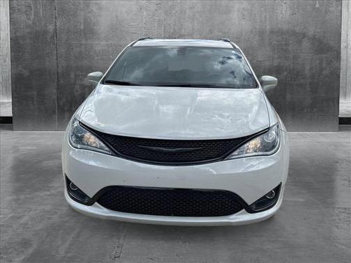 2020 Chrysler Pacifica Touring-L Plus
