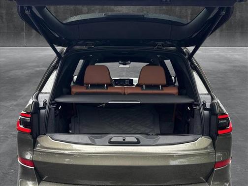2024 BMW X7 M60i