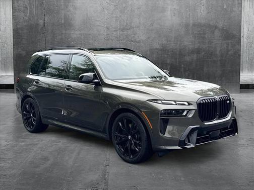 2024 BMW X7 M60i