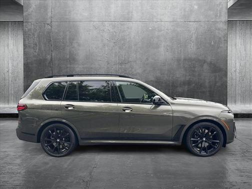 2024 BMW X7 M60i