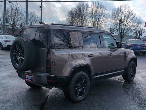 2021 Land Rover Defender 110 X-Dynamic SE