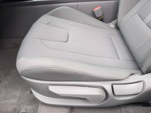 Abyss Black 2026 Hyundai ELANTRA SE