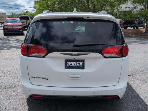 Bright White Clearcoat 2019 Chrysler Pacifica Touring-L Plus