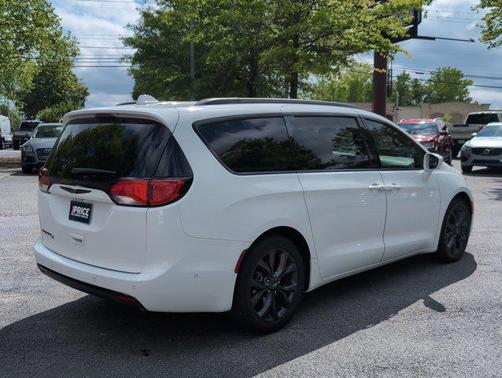Bright White Clearcoat 2019 Chrysler Pacifica Touring-L Plus