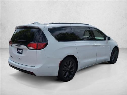 Bright White Clearcoat 2019 Chrysler Pacifica Touring-L Plus