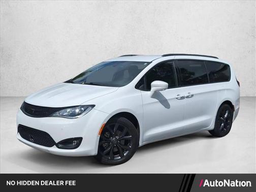 Bright White Clearcoat 2019 Chrysler Pacifica Touring-L Plus