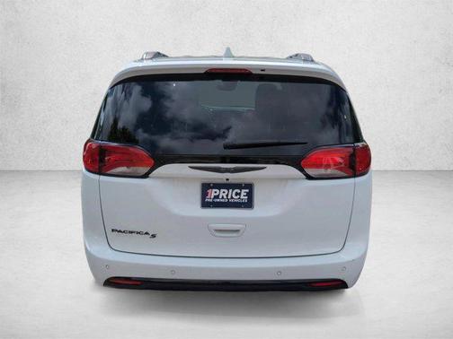 Bright White Clearcoat 2019 Chrysler Pacifica Touring-L Plus