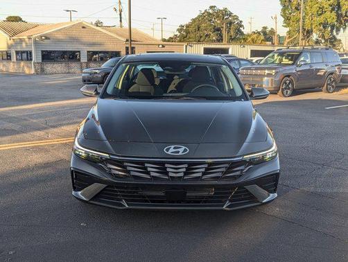 2025 Hyundai ELANTRA SEL