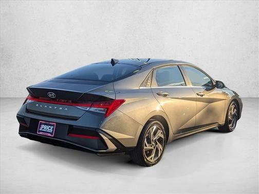 2025 Hyundai ELANTRA SEL