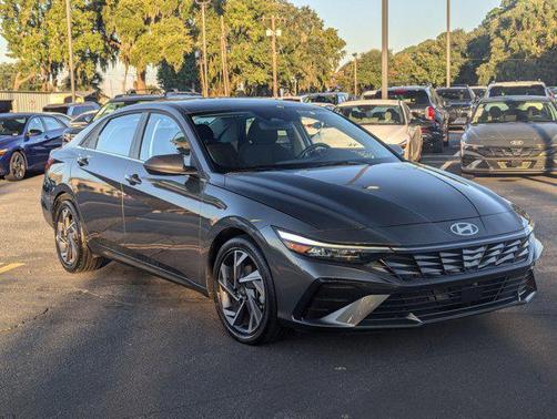 2025 Hyundai ELANTRA SEL