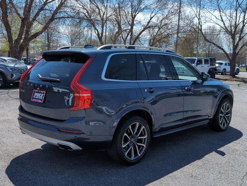 2019 Volvo XC90 T6 Momentum