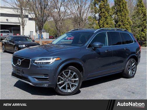 2019 Volvo XC90 T6 Momentum